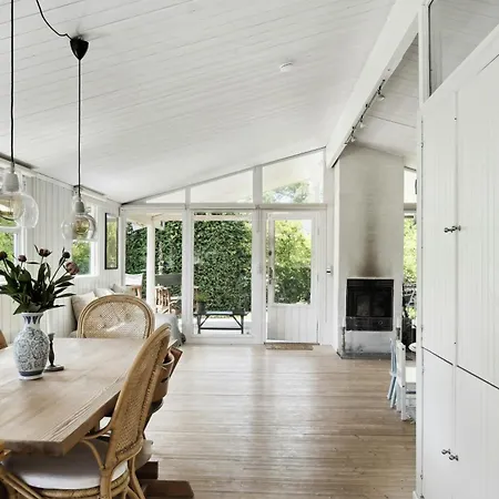Holiday home Peaceful Sea View In