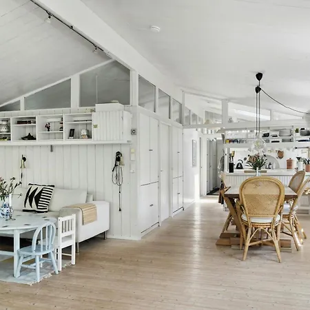Peaceful Sea View In Holiday home *