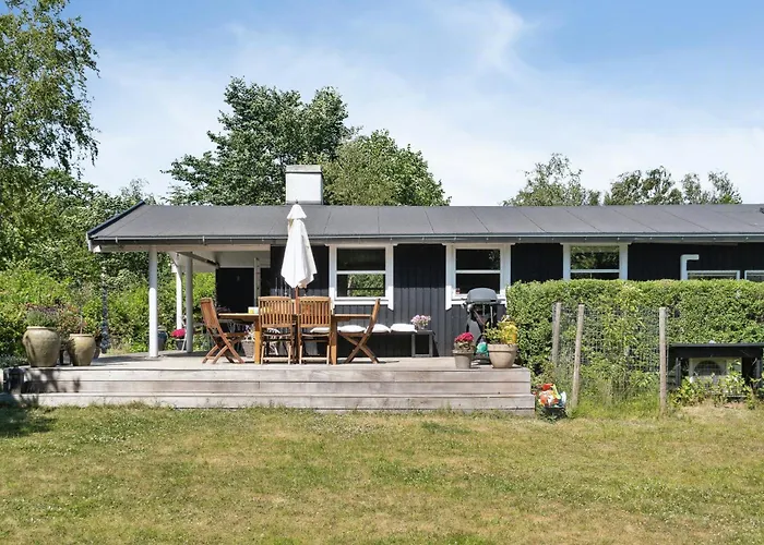 Peaceful Sea View In